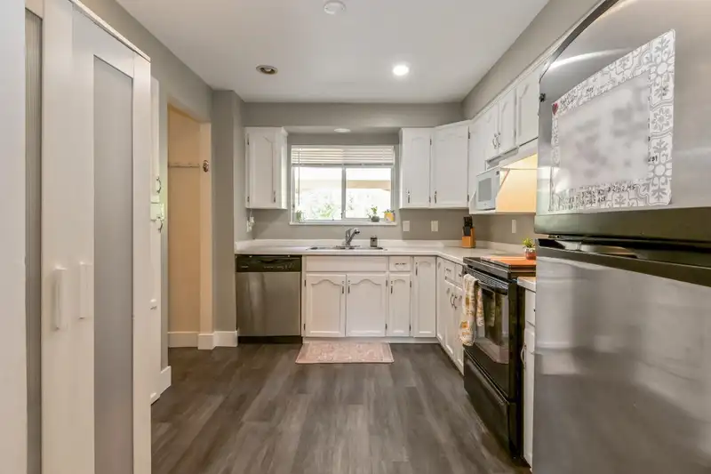11670 RITCHIE AVENUE - photo 4 of 30