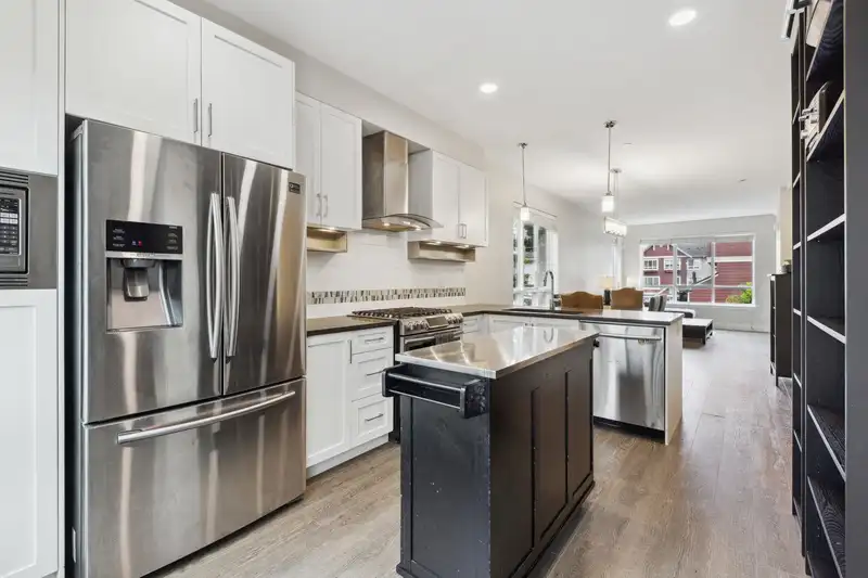 511 4688 HAWK LANE - photo 4 of 35