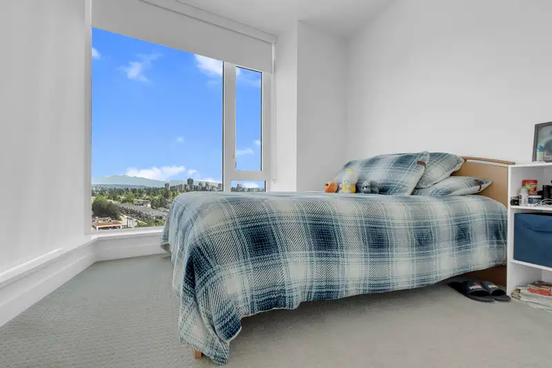 1106 7769 PARK CRESCENT - photo 3 of 27