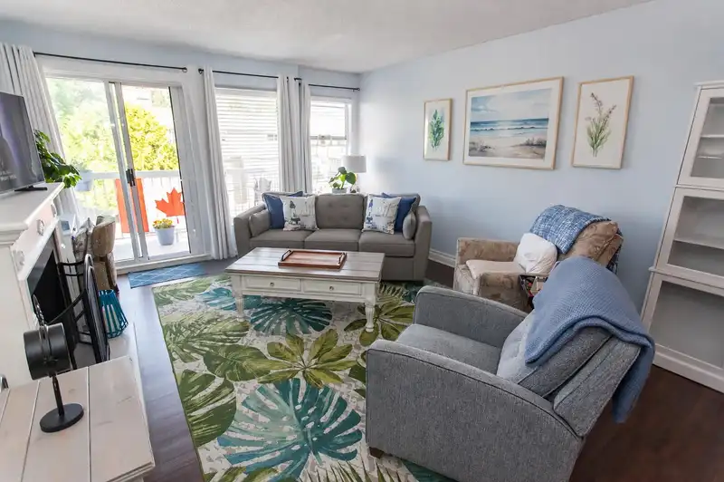 304 1860 E SOUTHMERE CRESCENT - photo 2 of 21