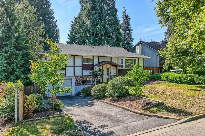 3848 CLEMATIS CRESCENT - photo 1 of 38