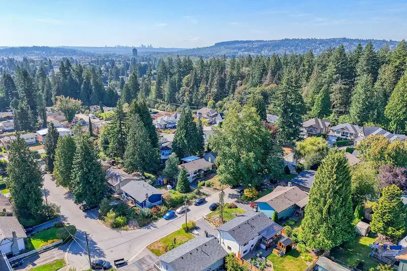 3848 CLEMATIS CRESCENT - photo 3 of 38