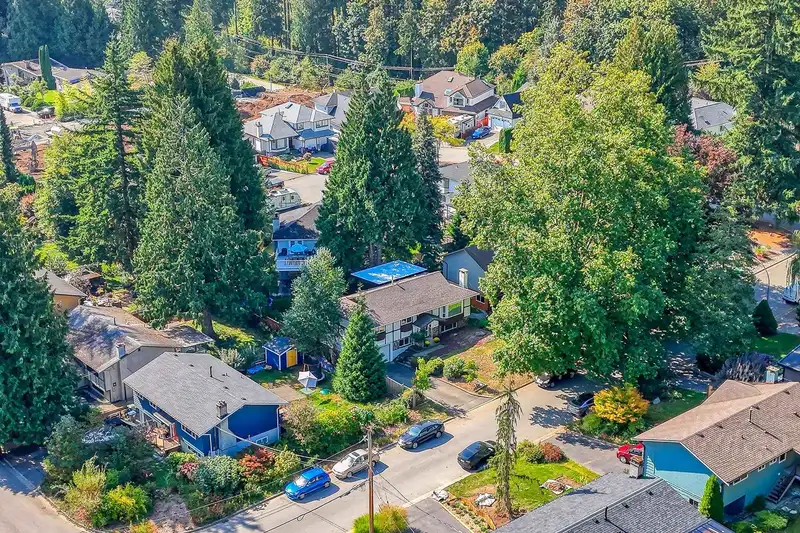 3848 CLEMATIS CRESCENT - photo 4 of 38