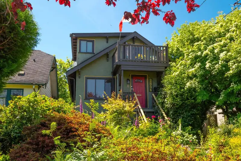 2856 TRINITY STREET - photo 1 of 31