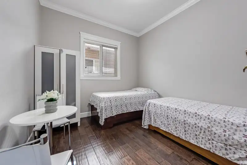 14255 62B AVENUE - photo 4 of 35