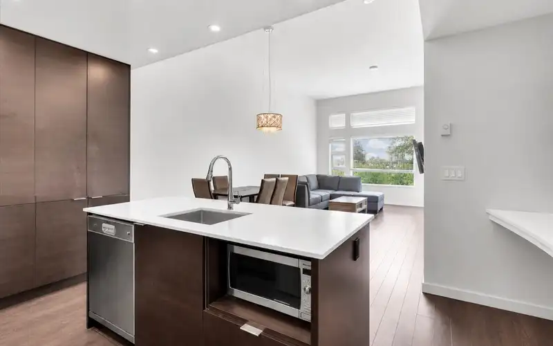 508 1677 LLOYD AVENUE - photo 1 of 17