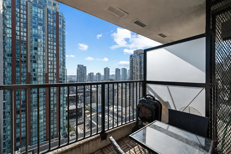 1206 969 RICHARDS STREET - photo 4 of 19