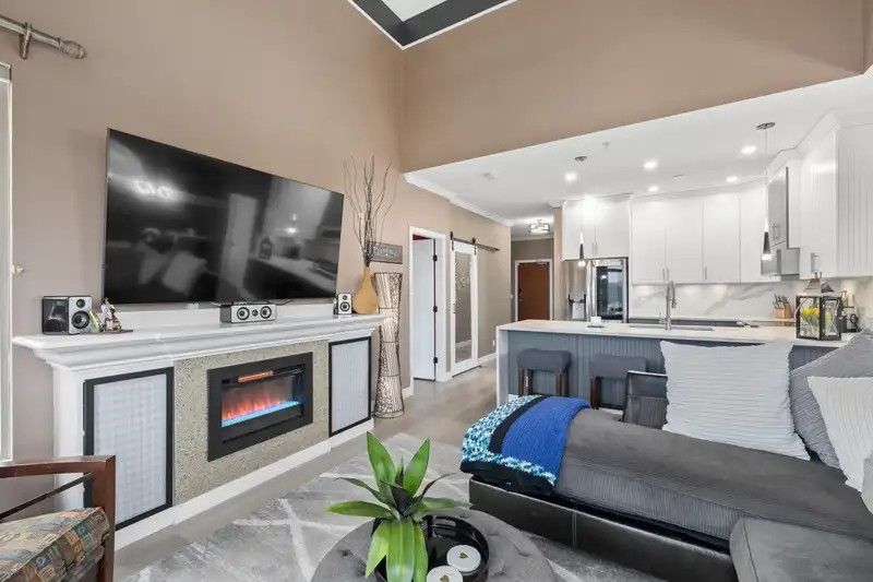416 10180 153 STREET - photo 4 of 37
