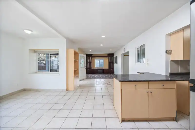 12710 113B AVENUE - photo 1 of 39