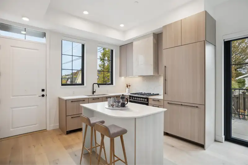 4078 COLUMBIA STREET - photo 2 of 16