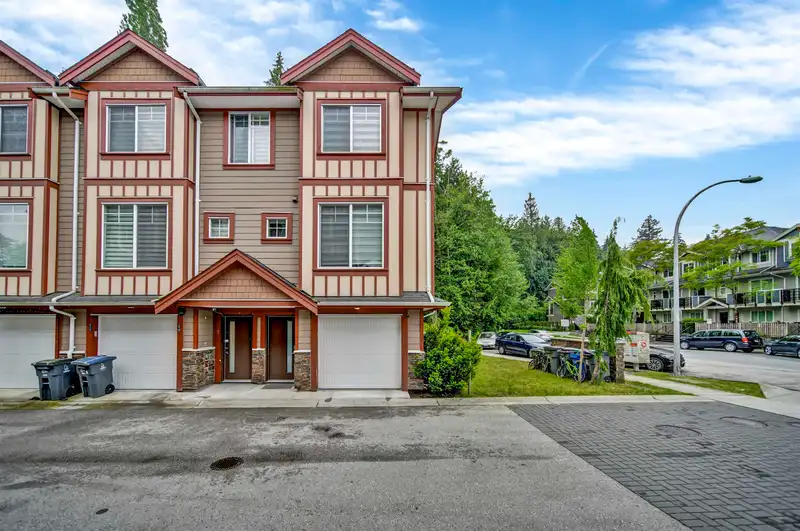 6 6388 140 STREET - photo 3 of 33