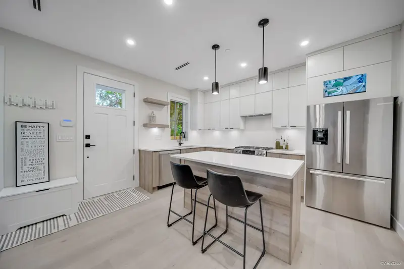 2558 WILLIAM STREET - photo 4 of 19