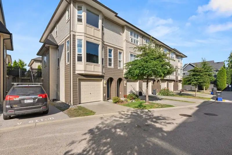114 7938 209 STREET - photo 4 of 31