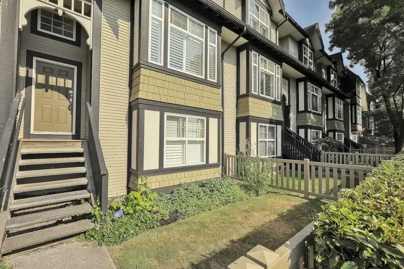 83 6888 ROBSON DRIVE - photo 4 of 40