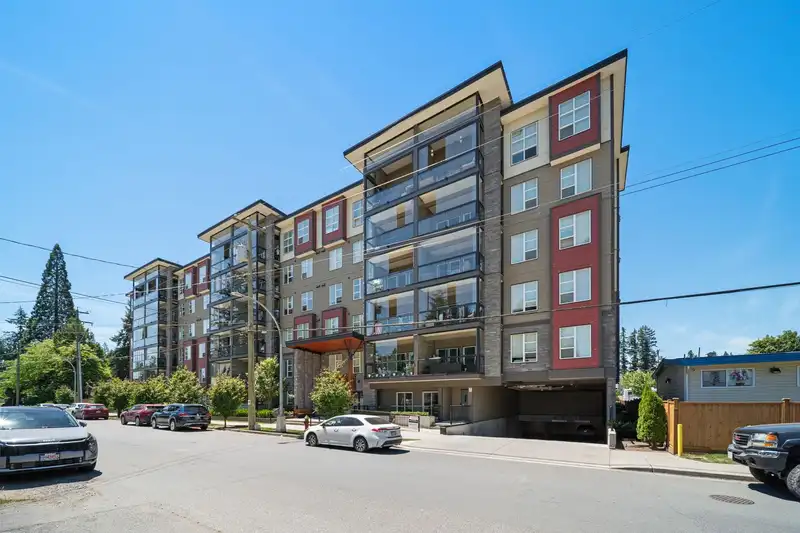 410 2649 JAMES STREET - photo 1 of 26