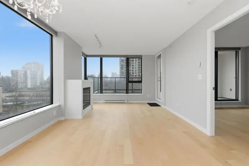 607 7063 HALL AVENUE - photo 4 of 31