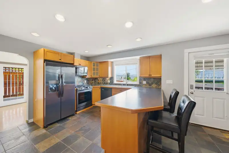412 BLAIR AVENUE - photo 4 of 39