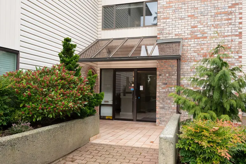 107 1150 DUFFERIN STREET - photo 4 of 25