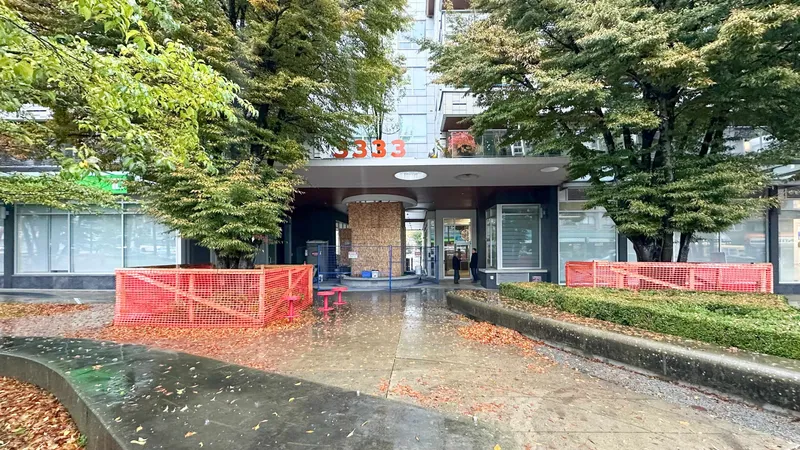 301 3333 MAIN STREET - photo 3 of 25