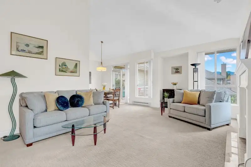 309 3755 W 8TH AVENUE - photo 2 of 40