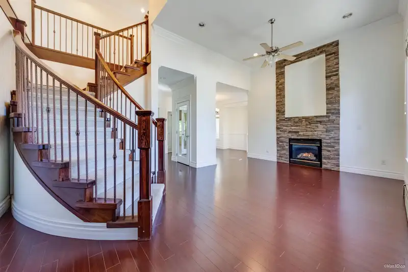 14856 69 AVENUE - photo 1 of 2