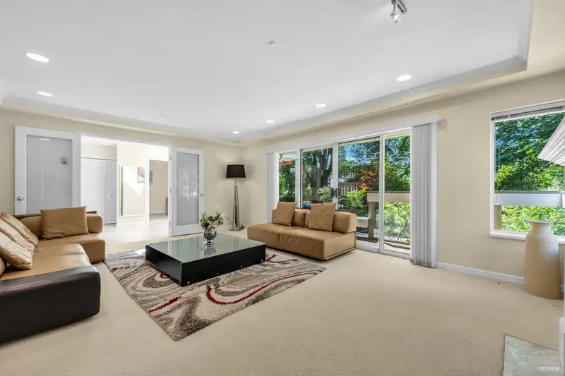 3091 W 38TH AVENUE - photo 4 of 37