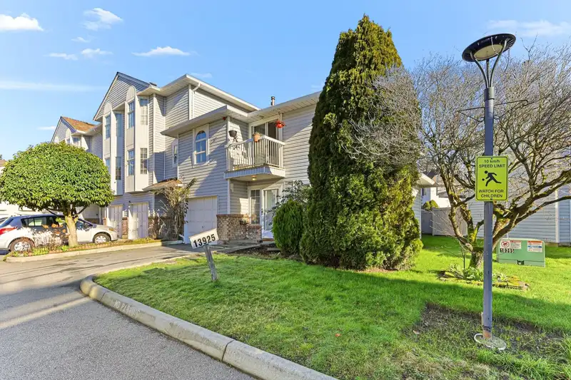 1 13925 70 AVENUE - photo 2 of 31