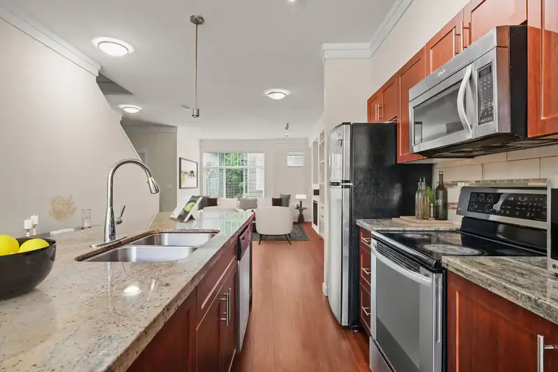86 14356 63A AVENUE - photo 4 of 22