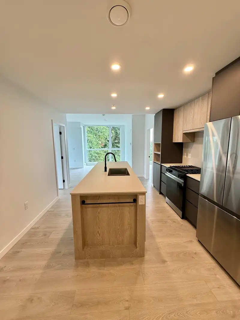 403 6585 195A STREET - photo 1 of 15