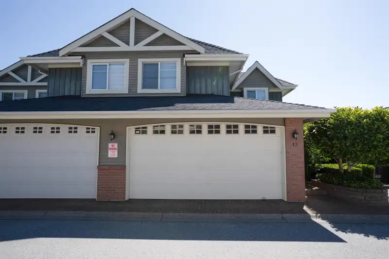 13 12038 62 AVENUE - photo 2 of 27