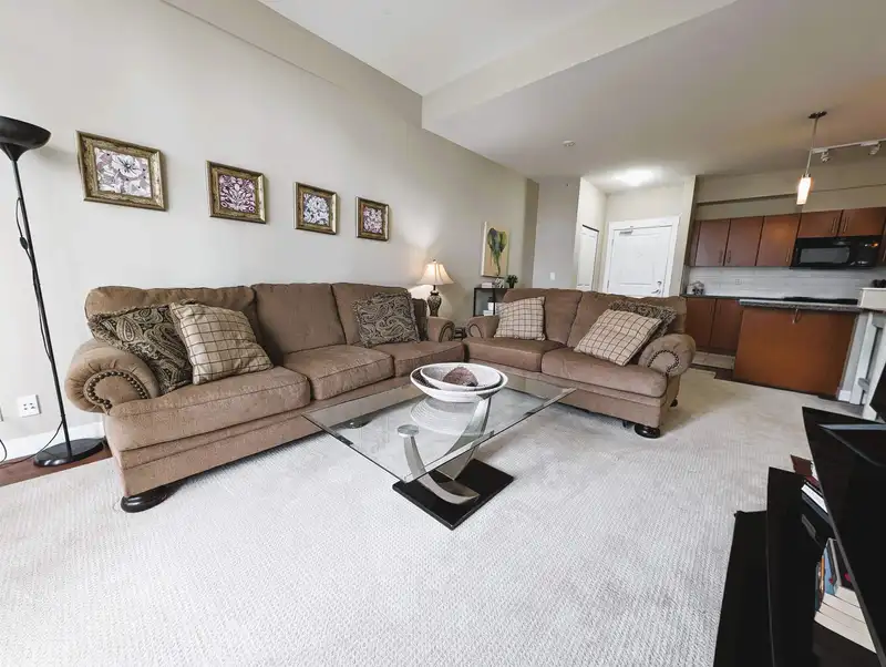 214 33545 RAINBOW AVENUE - photo 4 of 11