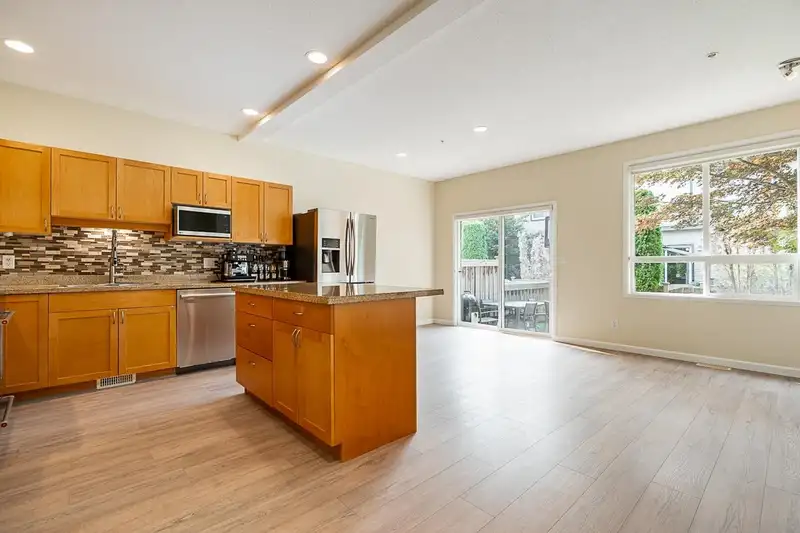 70 3127 SKEENA STREET - photo 3 of 37