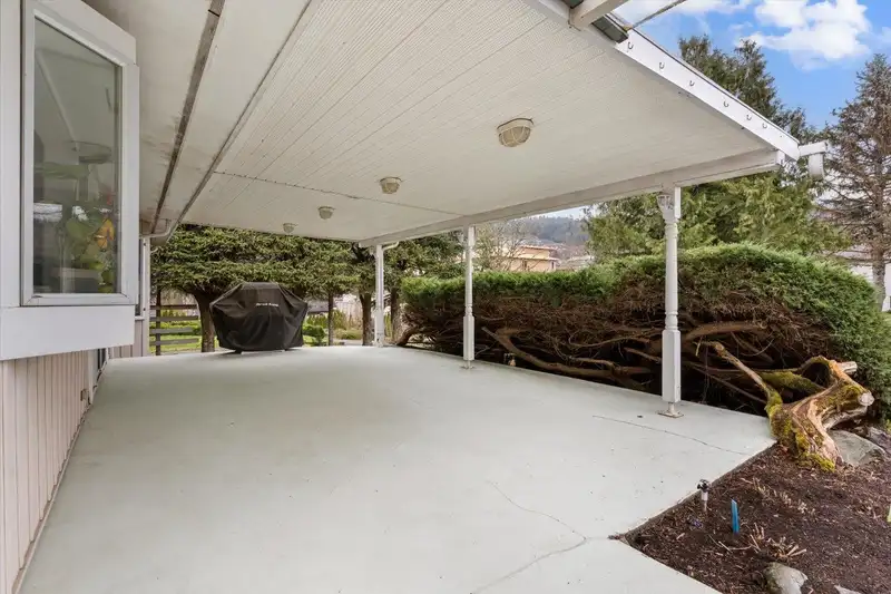 46486 UPLANDS ROAD - photo 2 of 33