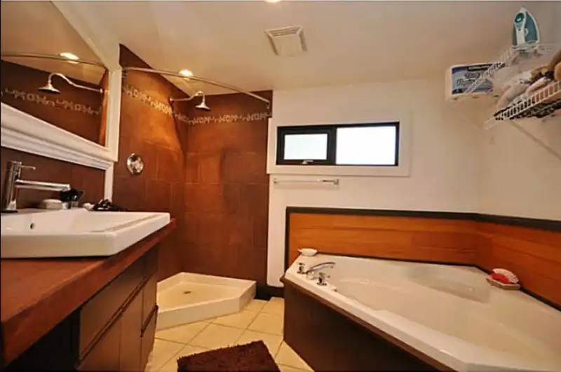 937 UNDERHILL DRIVE - photo 4 of 18