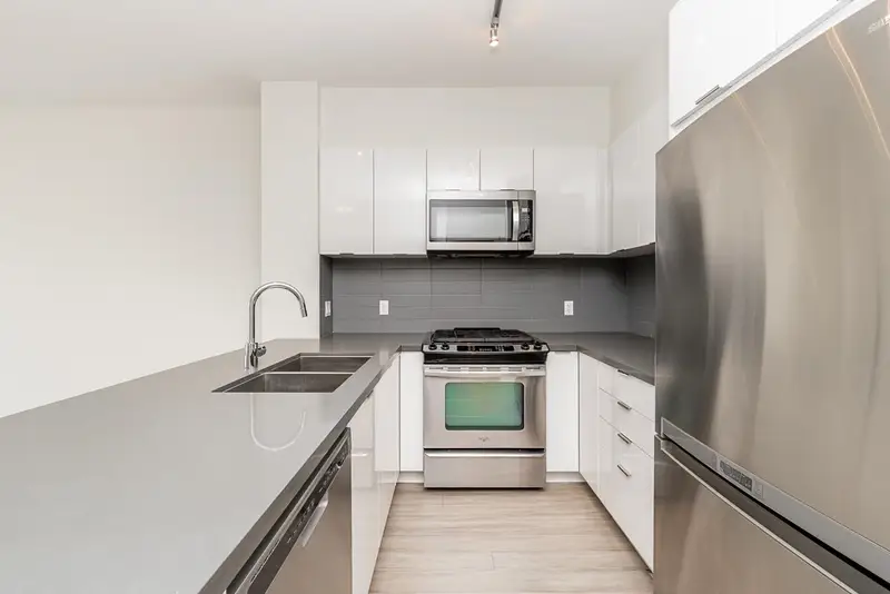 421 3323 151 STREET - photo 4 of 25