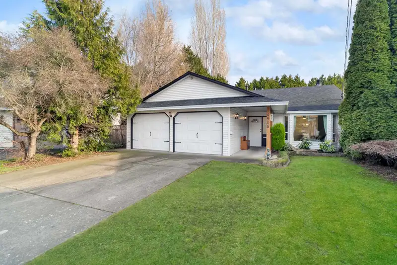 4908 59A STREET - photo 1 of 40
