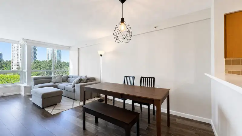 612 6028 WILLINGDON AVENUE - photo 4 of 21
