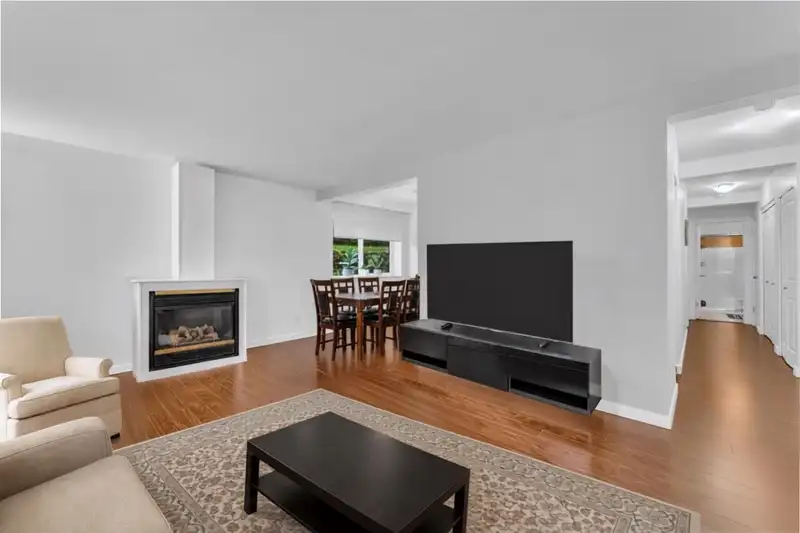 1 1420 CHESTERFIELD AVENUE - photo 2 of 16