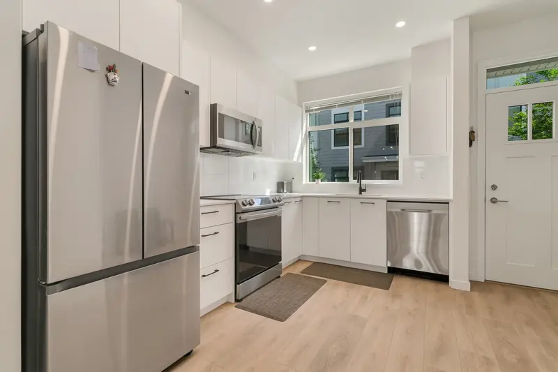 99 15235 SITKA DRIVE - photo 3 of 25