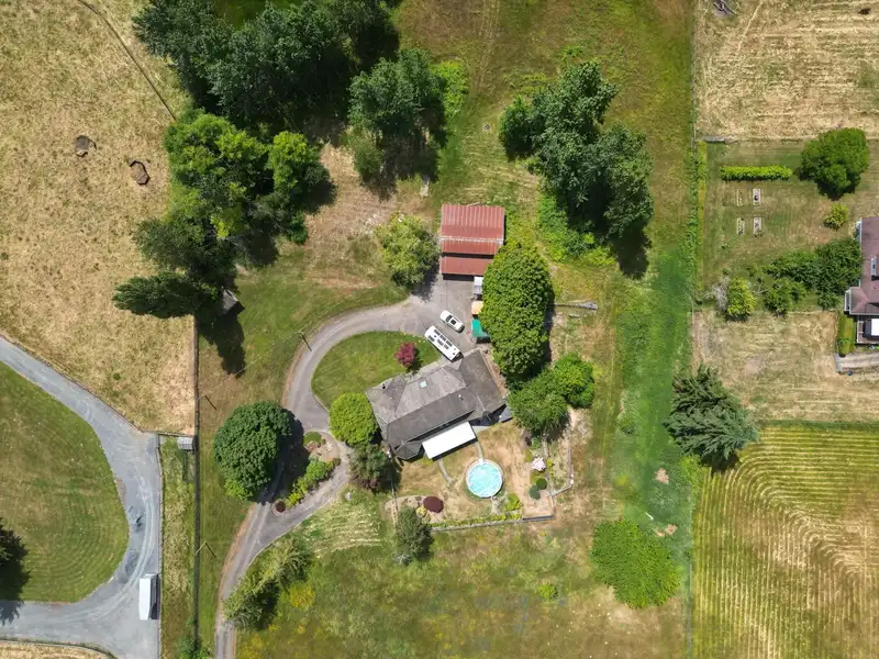 54 8111 SAUNDERS ROAD - photo 2 of 26