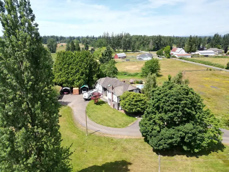54 8111 SAUNDERS ROAD - photo 4 of 26