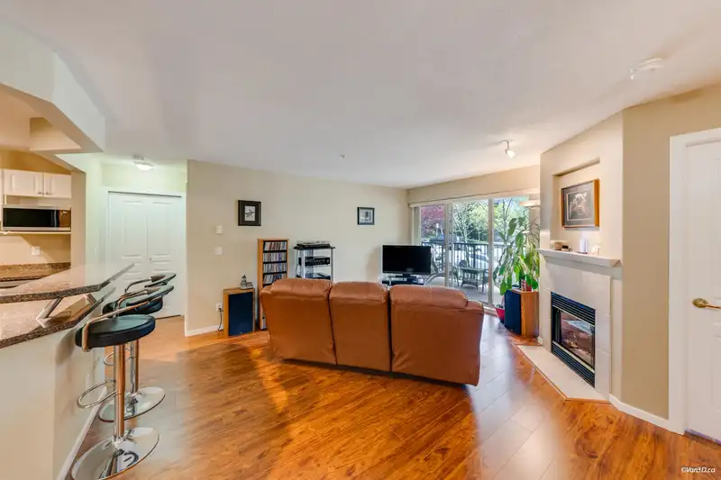 407 210 ELEVENTH STREET - photo 4 of 36