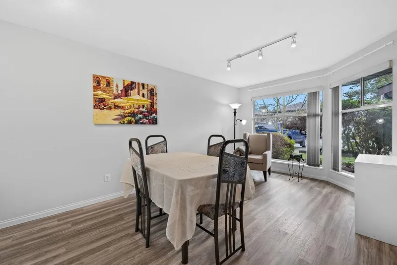 169 16080 82 AVENUE - photo 2 of 25