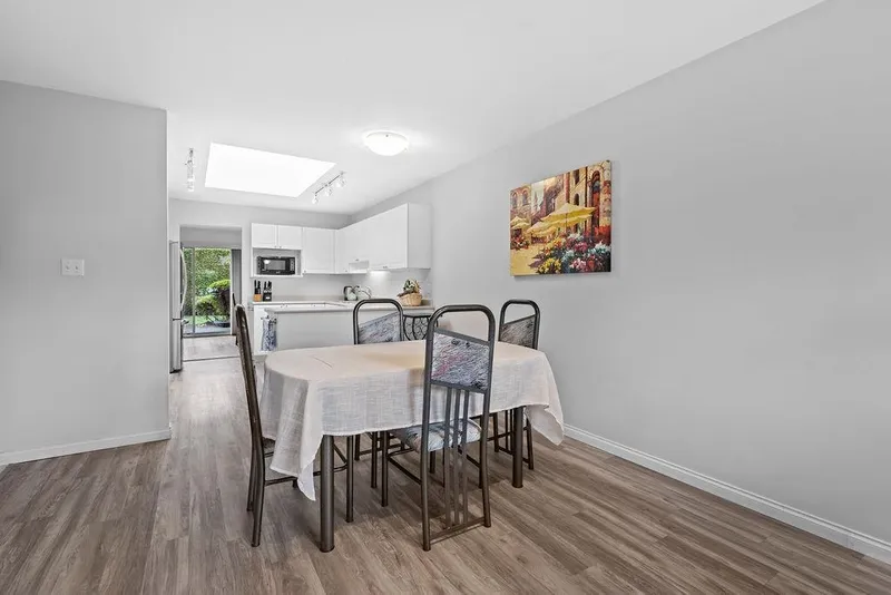 169 16080 82 AVENUE - photo 4 of 25