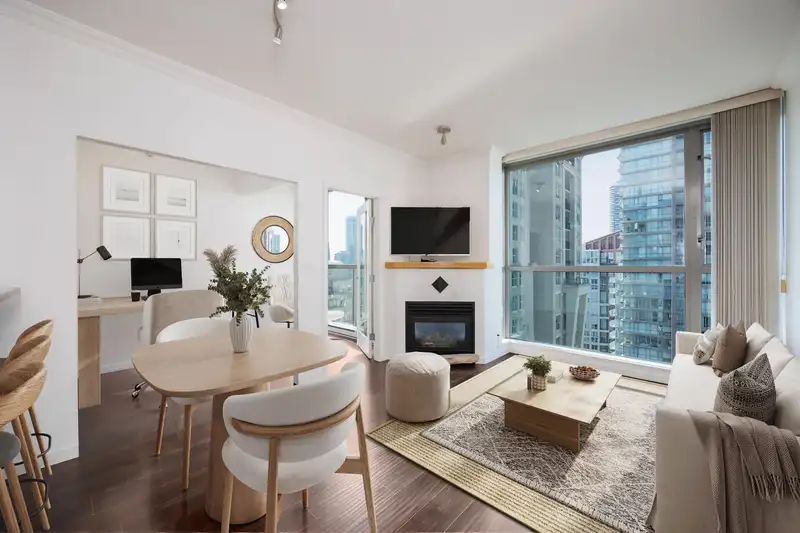 2307 928 RICHARDS STREET - photo 1 of 29