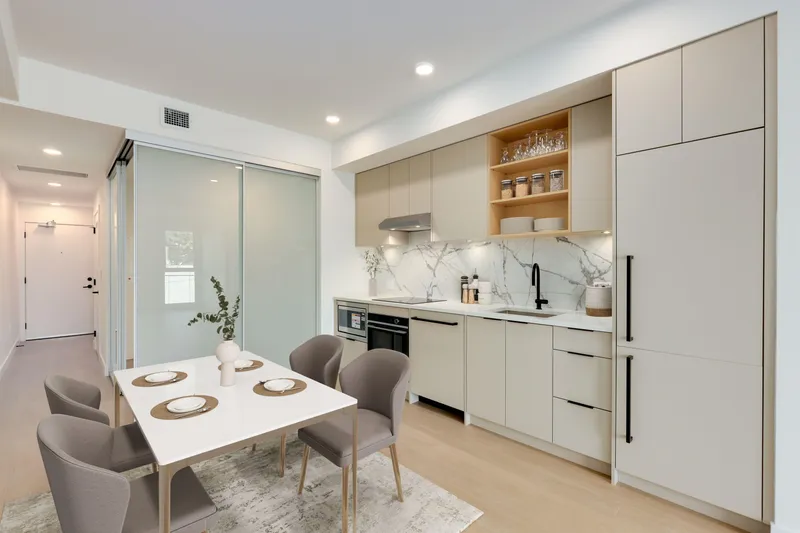 564 422 E 3RD STREET - photo 2 of 25