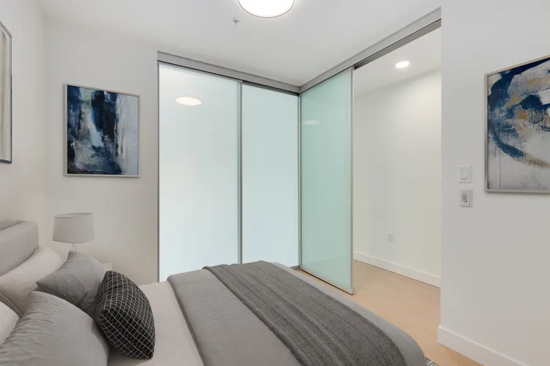 564 422 E 3RD STREET - photo 3 of 25