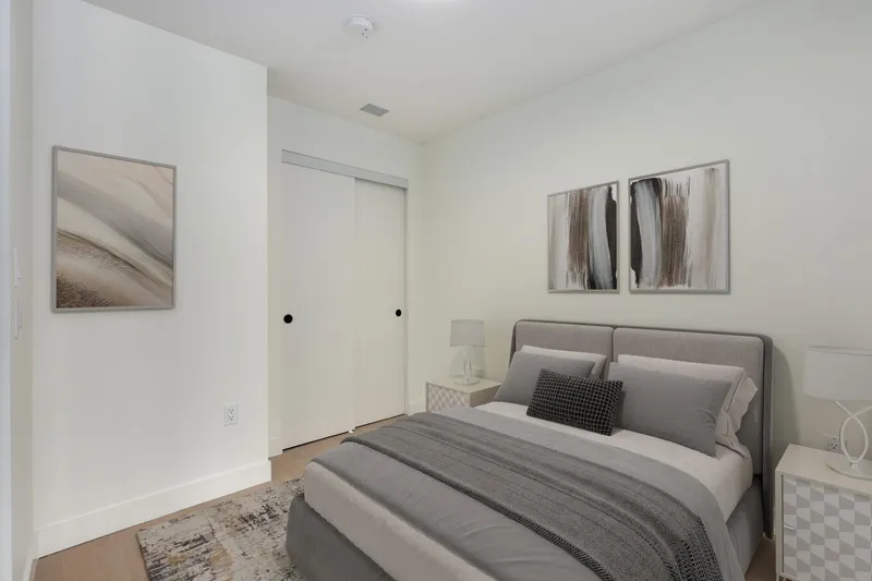 564 422 E 3RD STREET - photo 4 of 25