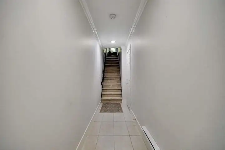 128 13898 64 AVENUE - photo 2 of 14