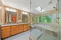 2445 MOWAT PLACE - thumbnail 13